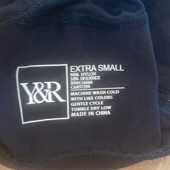 Y&R Crop top size XS - Picture 10 of 10
